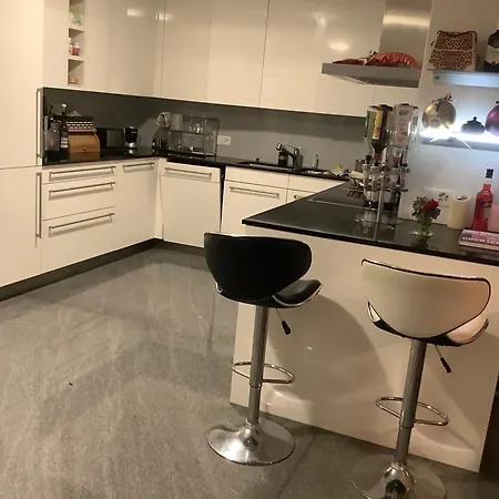 Charmante Maisonnette Avec Grande Terrasse Vue Sur La Limmat Apartament